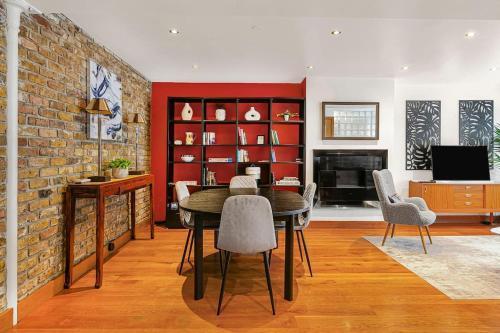 Stylish Home Next To Paddington Station - Tap to explore photos