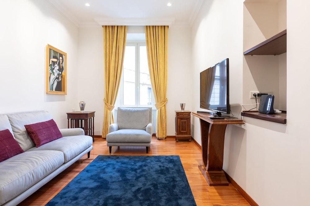 Elegant Salandra Suite