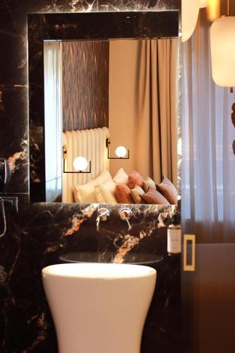 Mavi Luxury Suites Room Type - Deluxe Double Room