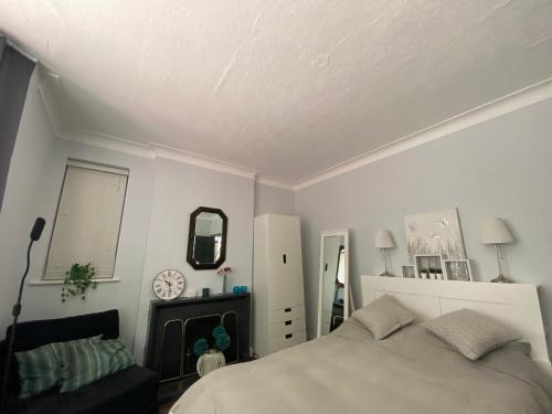 Spacious Double Studio-style room - Tap to explore photos