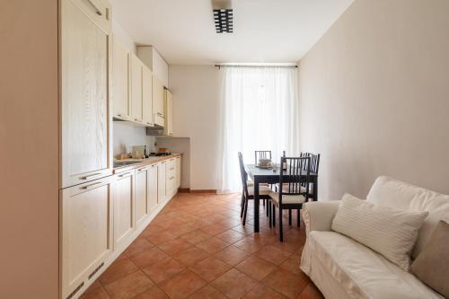 Centro - casa a Trastevere Room Type - Two-Bedroom Apartment Centro - casa a Trastevere Room Type - Two-Bedroom Apartment