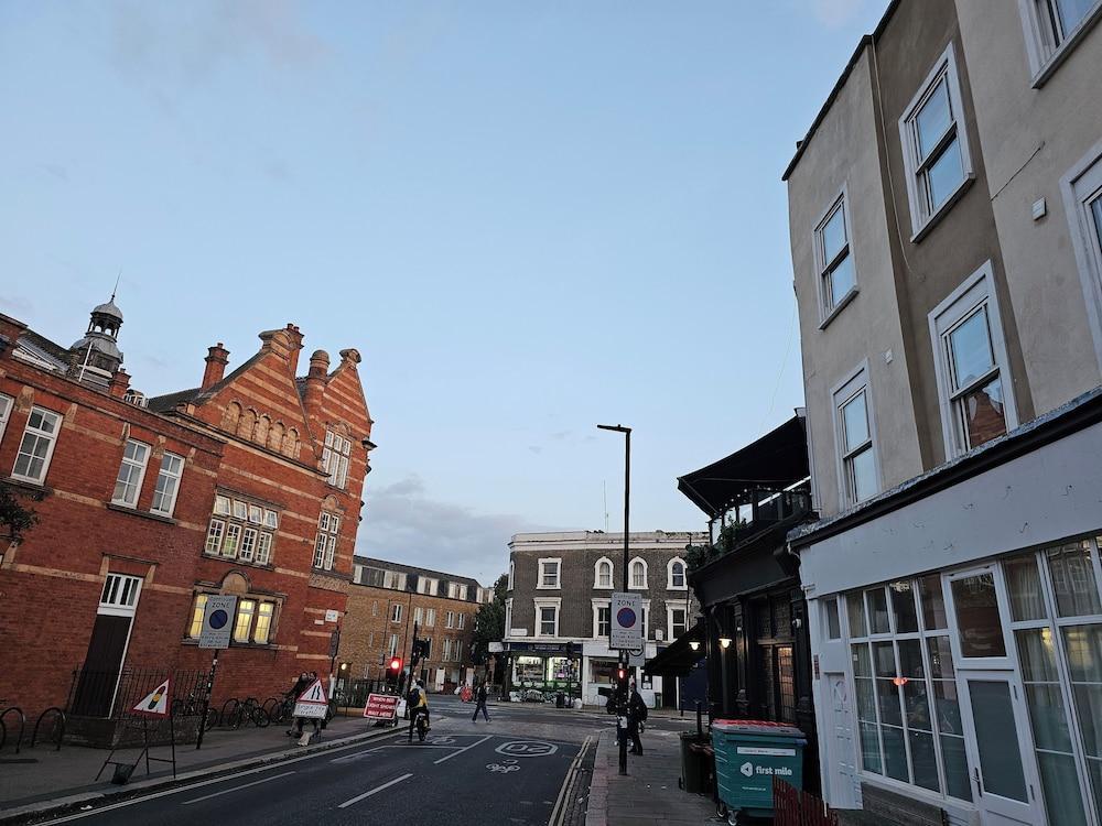 Kentish Town comfort