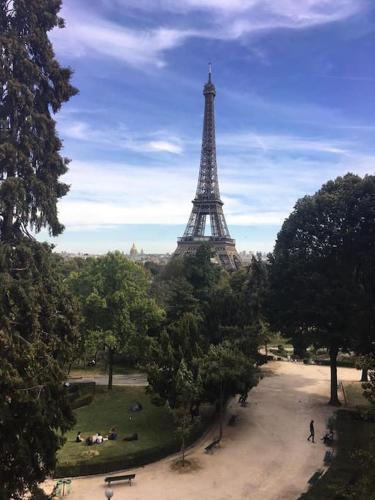 Eiffel Tower Paris - Tap to explore photos