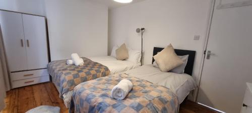 King's Cross Road Private Rooms - Tap to explore photos
