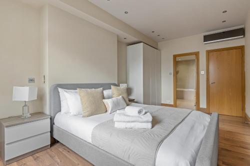 Enchanting Hideaway - La Réserve South Kensington - Tap to explore photos