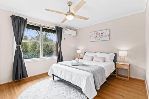 Retro Retreat - Mornington Room Type - Three-Bedroom Holiday Home Retro Retreat - Mornington Room Type - Three-Bedroom Holiday Home
