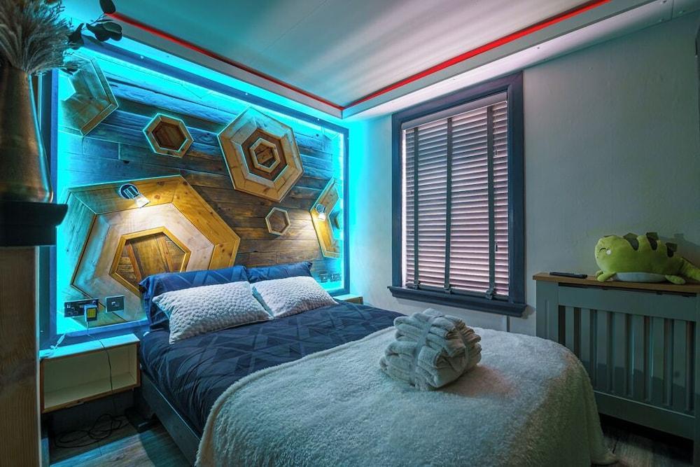 Central London Hub Room Type - Deluxe Triple Room