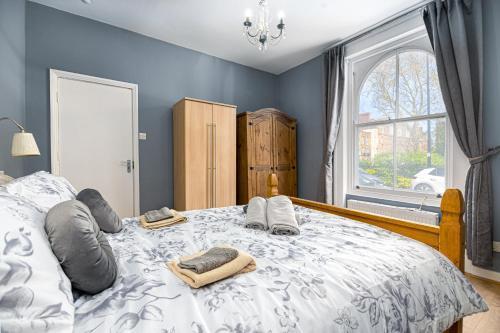 Beautiful House Refurbished - Tap to explore photos