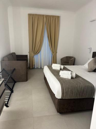Cicerone's Luxury Suites - Tap to explore photos