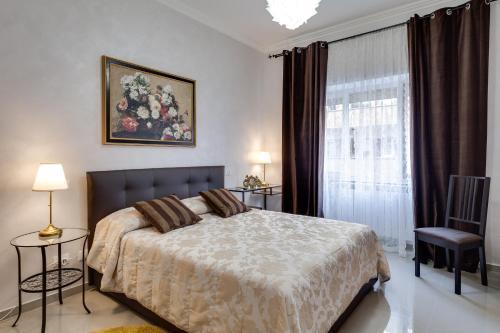 Dreamsrome Suites - Tap to explore photos