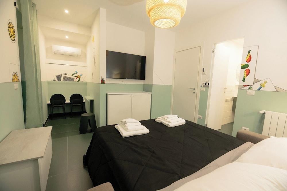 O Effe Games Vatican Room Type - Standard Double Room, 1 Bedroom, Non Smoking, Balcony O Effe Games Vatican Room Type - Standard Double Room, 1 Bedroom, Non Smoking, Balcony