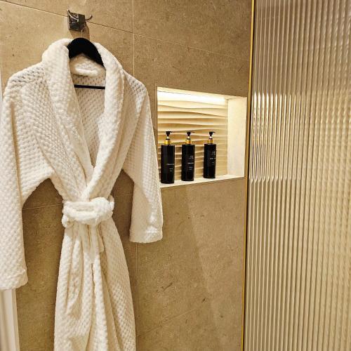 STOA ROME Boutique Suites - Tap to explore photos