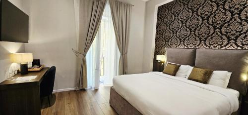 STOA ROME Boutique Suites - Tap to explore photos