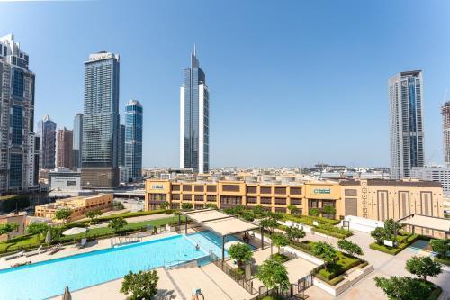 2 Br in in Burj Crown by Pk Holidays - Tap to explore photos