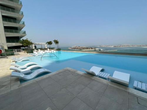 Beach Vista 2 - Two Bedroom with Partial Sea View - Tap to explore photos