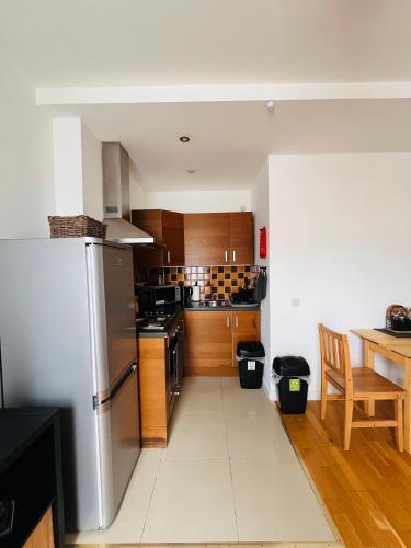 Charming 1 Bedroom Flat in Finsbury Park - Tap to explore photos