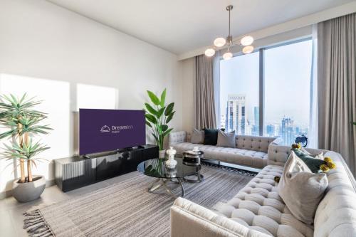Dream Inn - Forte Downtown 2BR with City Skyline View - Tap to explore photos