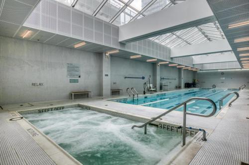 Hells Kitchen 1BR w Pool DM nr Central Pk NYC-407 - Tap to explore photos