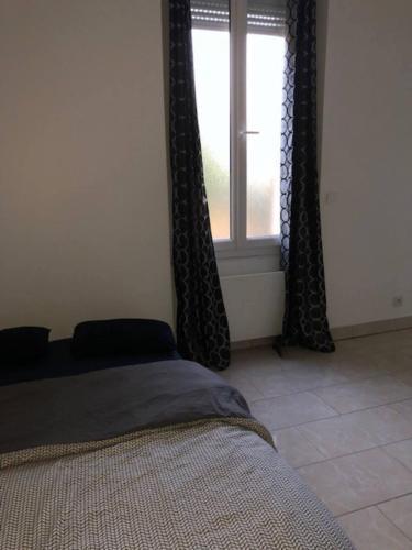 Magistic Studio Paris Montreuil - Tap to explore photos