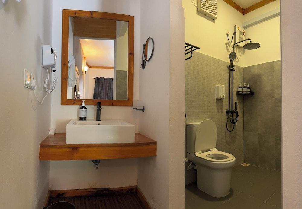 Navaya Dhiffushi Room Type - Superior Double or Twin Room, Garden View Navaya Dhiffushi Room Type - Superior Double or Twin Room, Garden View
