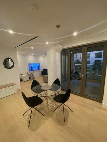 New appartement in central London - Tap to explore photos