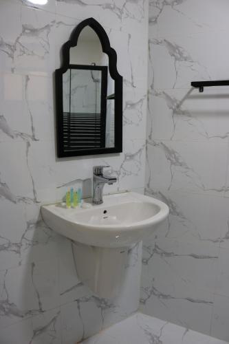 New Rafi Hotel - Tap to explore photos