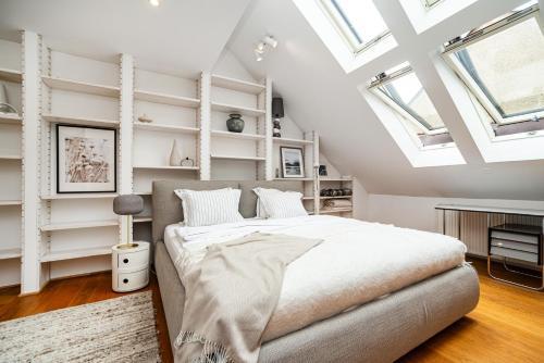 Luxurious 3bed very spacious apt in the best area