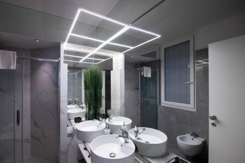Palatino Suites - Tap to explore photos