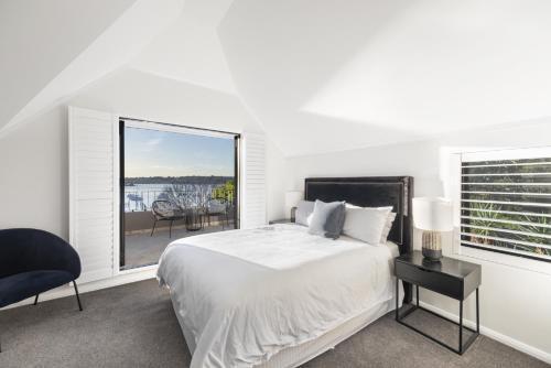 PHOE1-3B - Harbour Haven Townhouse - Tap to explore photos