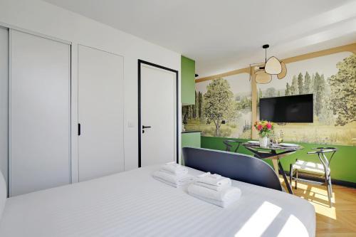 Sereners - Bastille Room Type - Studio Apartment