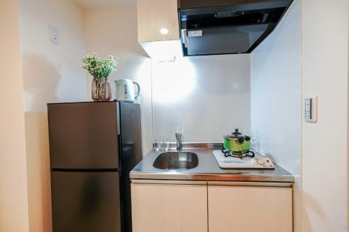 B12池袋中心 三室 交通便利 车站3分钟 3 rooms Ikebukuro center 3 mins to ST Max 8P 直达新宿 涉谷 表参道 池袋 上野 代代木 银座 原宿 - Tap to explore photos