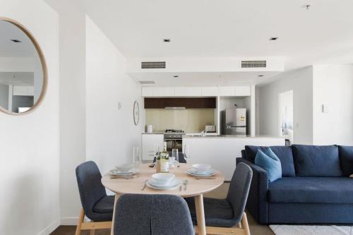 A 2BR Apt With Amazing Harbor Views, Free Parking - Tap to explore photos