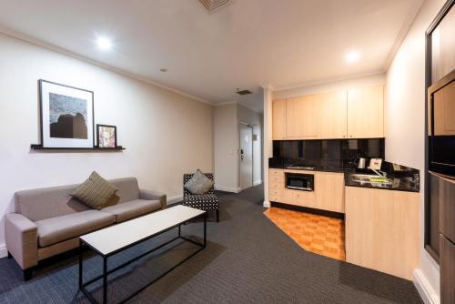 Chic 1-bedroom Apartment in Melbourne CBD