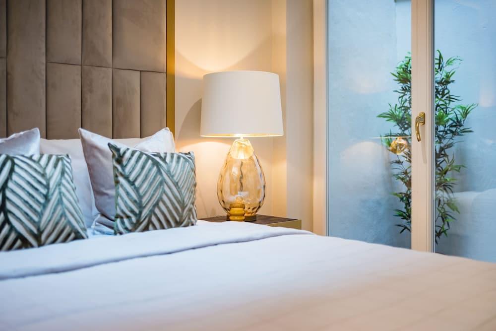 Marble Arch Suite 2-hosted by Sweetstay