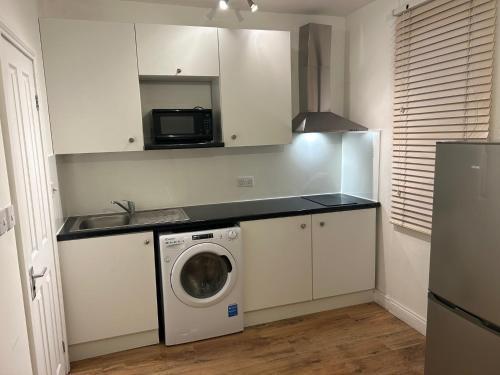 Lovely Studio near Heathrow - 77VFR4 - Tap to explore photos