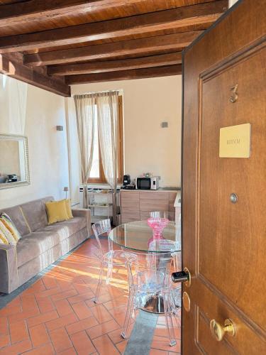 Casa Navona Apartments - Tap to explore photos