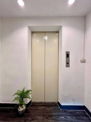 DiscoveryHome3 at Pratunammarket - Tap to explore photos