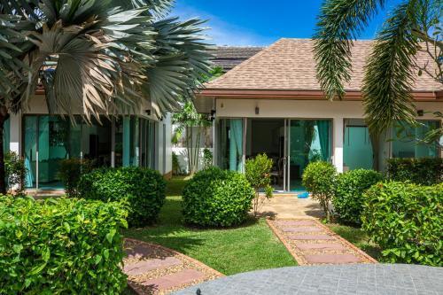 Phuket Boutique Pool Villa-80 - Tap to explore photos