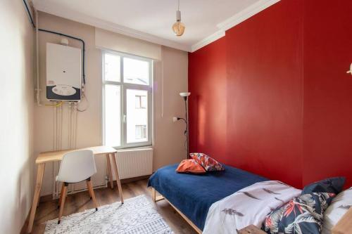 Soft and Historic 3BR Home w Iconic Haydarpasa View