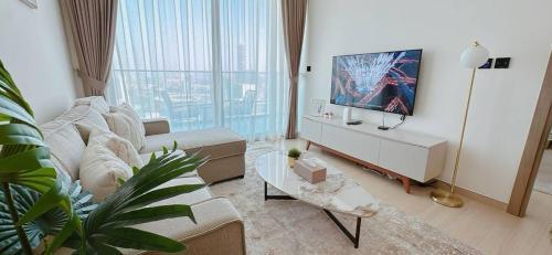 Stunning Brand New 1-br Apartment Wbig Balcony - Tap to explore photos