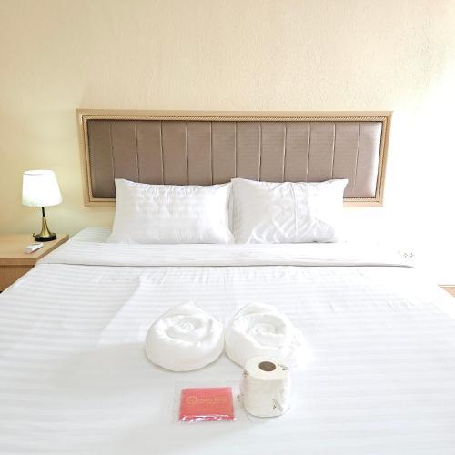 Omni Suites 1Bed #702A - Tap to explore photos