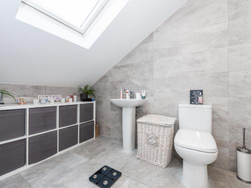 Amazing Lovely 1BDR Apartment, South London - Tap to explore photos