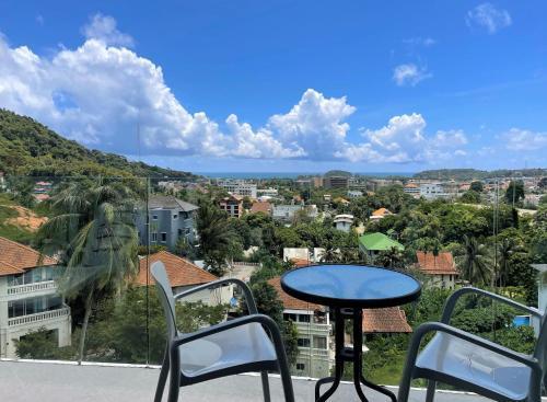 Spacious apartment at Kata Ocean View M11