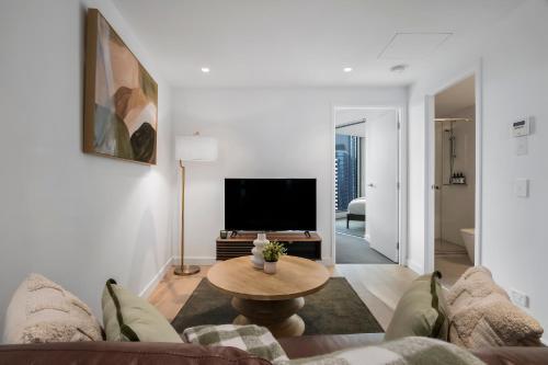 Stunning Bay and City Views Apt w Balcony and Wi-Fi - Tap to explore photos