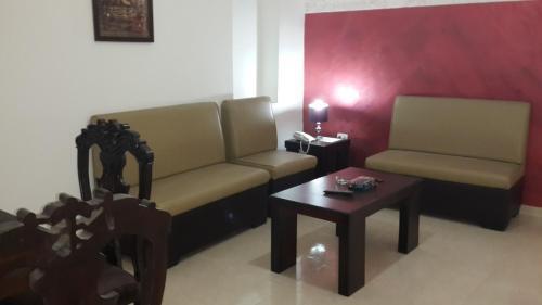 Al Fakher Hotel Apartments & Suites - Tap to explore photos
