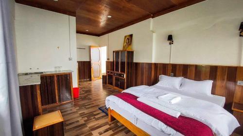 Panoramic View Guest House Sarangkot - Tap to explore photos