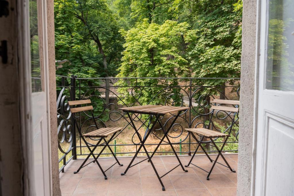 WSP Petrin Garden Apartments - Tap to explore photos