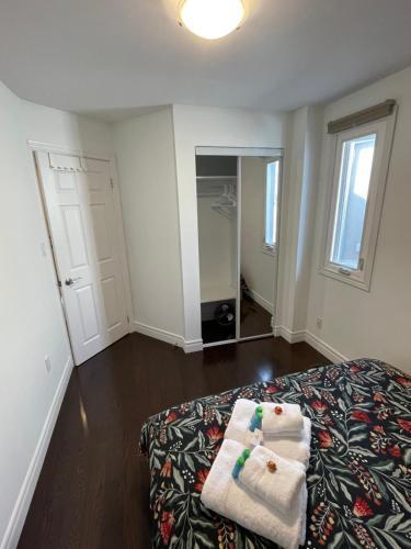 Toronto GREAT Located Room Type - Double Room