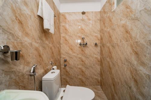 Hotel Aashraya Home - Tap to explore photos