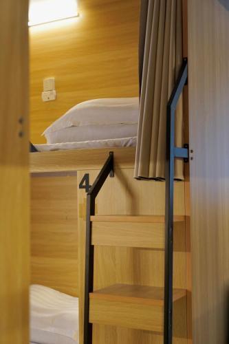Waveflo Hostel 浪花青旅 Room Type - Single Bed in Female Dormitory Room